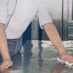 Πως να κάνεις τις inox επιφάνειες στο σπίτι να αστράφτουν από καθαριότητα