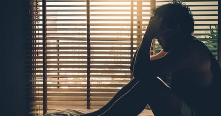 Τέσσερα σημάδια που δείχνουν ότι μάλλον είσαι πολύ σκληρός με τον εαυτό σου
