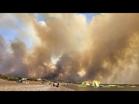 Ρόδος: Σκληρή μάχη να περιοριστούν τρία μέτωπα της καταστροφικής πυρκαγιάς