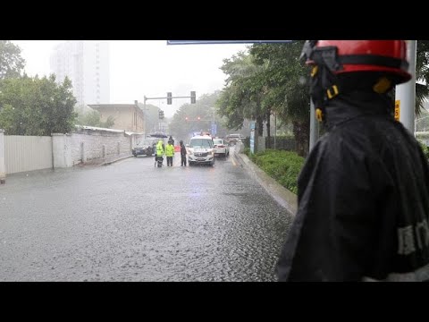 Ο τυφώνας Doksuri σαρώνει Ταΐβάν και Κίνα