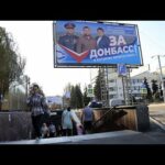 Τι επιδιώκει η Ρωσία με τις «εκλογές» στις κατεχόμενες περιοχές της Ουκρανίας…