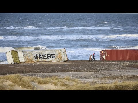 Δανία: Κοντέινερ της Maersk παρασύρθηκαν από καταιγίδα (φωτογραφίες)