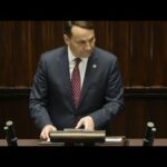 «Η Ευρώπη πρέπει να επανεξοπλιστεί στρατιωτικά για να αντιμετωπίσει τη Ρωσία»
