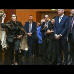No Comment: Με απρόοπτα η επίσκεψη του βασιλιά Καρόλου στην Αυστραλία…