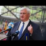 Ουκρανός ΥΠΕΞ στο euronews: «Το Κίεβο θα εξετάσει το Βατικανό ως τόπο συνάντησης Ζελένσκι-Πούτιν»