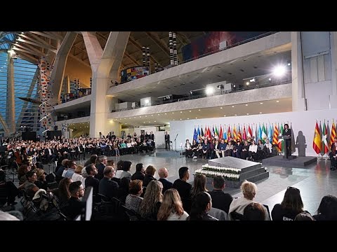 Ένας χρόνος από την τραγωδία της κακοκαιρίας DANA: Αποδοκιμασίες, συνθήματα και συγκίνηση στην...