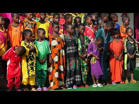 Νιγηρία: Εορταστική τελετή για την επιστροφή εκατοντάδων παιδιών που είχαν απαχθεί