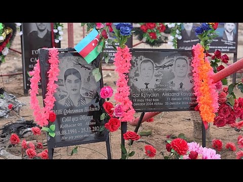 Το Ακτάου του Καζακστάν θυμάται τη συντριβή του αεροπλάνου των Αζέρικων αερογραμμών ένα χρόνο μετά