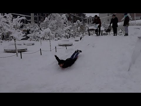 Σφοδρή χιονόπτωση κλείνει σχολεία σε 14 επαρχίες της Τουρκίας, χαρά για τα παιδιά