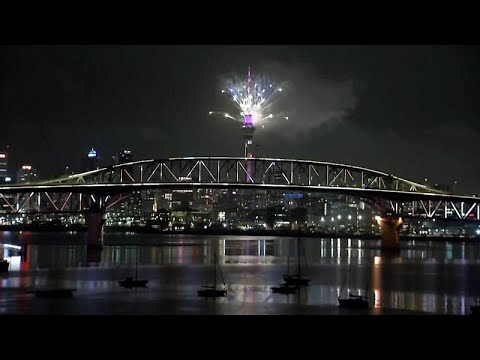 Νέα Ζηλανδία υποδέχεται το 2026 με πυροτεχνήματα στο Sky Tower του Όκλαντ