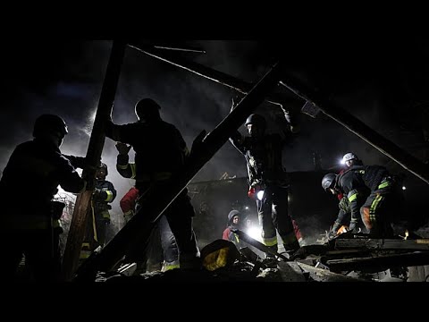 Ρωσικές βόμβες πλήττουν τη Ζαπορίζια, 35 τραυματίες, οξύνονται οι μάχες στην πρώτη γραμμή