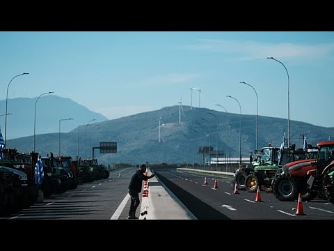 Ελλάδα: Κλιμακώνουν οι αγρότες - Βάζει όριο στις δυνατότητες στήριξης η κυβέρνηση