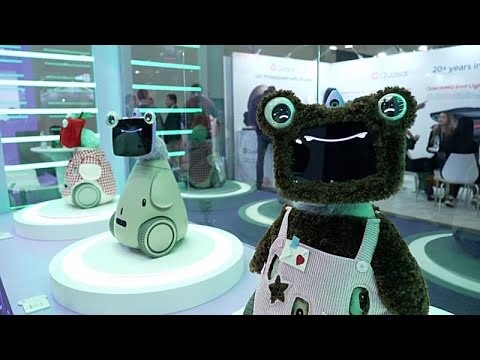 Ρομπότ εντυπωσιάζουν το κοινό στην έκθεση Consumer Electronics Show στο Λας Βέγκας