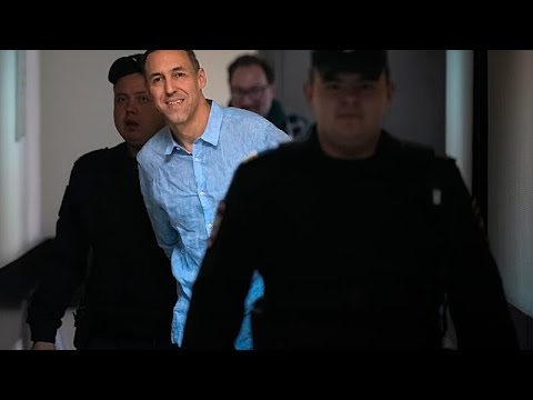 Ανταλλαγή κρατουμένων μεταξύ Γαλλίας - Ρωσίας: Ελεύθεροι Γάλλος ερευνητής και Ρώσος μπασκετμπολίστας