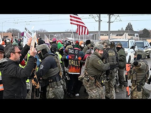 ΗΠΑ: Οργισμένες διαμαρτυρίες ξεσπούν στη Μινεάπολη μετά τον θανάσιμο πυροβολισμό γυναίκας οδηγού