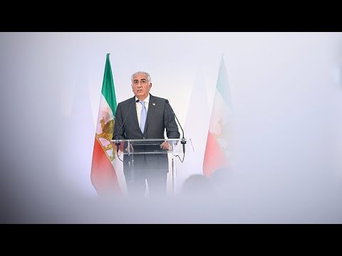 Ρεζά Παχλαβί: Ποιος είναι ο κληρονόμος του περσικού θρόνου και ποιο είναι το όραμά του για το...