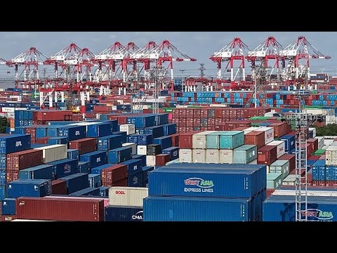 Κίνα: «Καλπάζει» η οικονομία - Τεράστιο εμπορικό πλεόνασμα το 2025