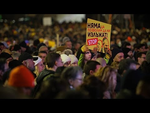 Χιλιάδες στη Σόφια διαδηλώνουν για δίκαιες εκλογές και παραίτηση της κυβέρνησης