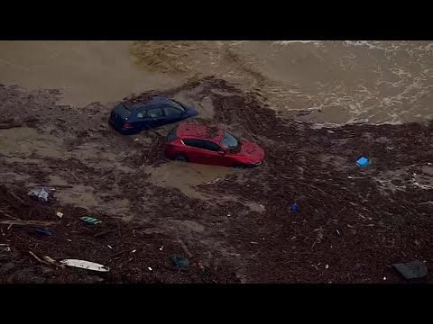 Σφοδρές καταιγίδες προκαλούν αιφνίδιες πλημμύρες στην Great Ocean Road της Αυστραλίας