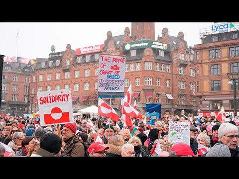 Διαδηλωτές στην Κοπεγχάγη υπέρ της Γροιλανδίας εν μέσω πιέσεων Τραμπ για έλεγχο από τις ΗΠΑ