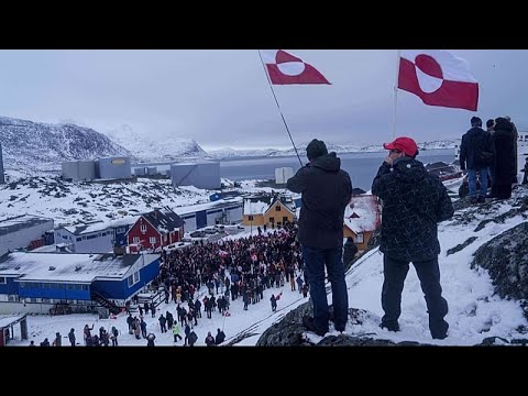 Χιλιάδες διαδηλώνουν στη Γροιλανδία μπροστά στις απειλές κατάληψης από τον Τραμπ