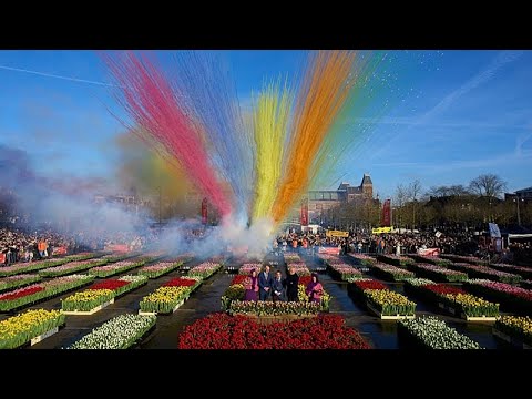Εθνική Ημέρα Τουλίπας στην Ολλανδία: 200.000 τουλίπες διανεμήθηκαν στο Άμστερνταμ