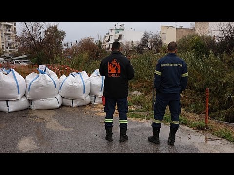 Ελλάδα: Δύο νεκροί από την κακοκαιρία - Μεγάλα προβλήματα από τις νεροποντές στην Αττική