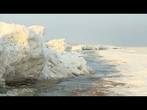 Σπάνιες ράχες πάγου εμφανίζονται στις ακτές της Βαλτικής, προκαλώντας το ενδιαφέρον των επιστημόνων