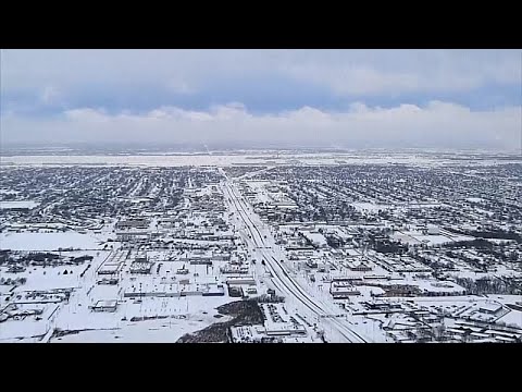 Πλάνα drone δείχνουν χιονοσκεπείς πόλεις στις ΗΠΑ, εκχιονιστικά σε δράση