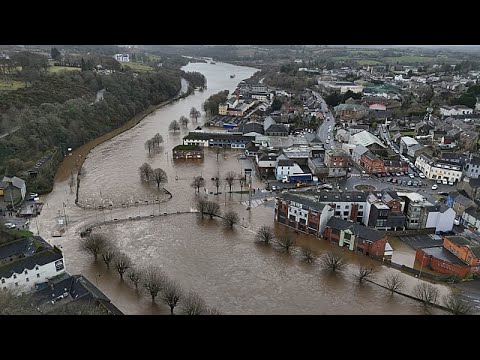 «Όλα καταστράφηκαν»: Ιρλανδικές κωμοπόλεις καθαρίζουν μετά τις πλημμύρες από την καταιγίδα Τσάντρα