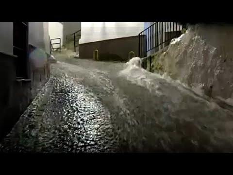 Ισχυρά ρεύματα νερού πλήττουν το Ουμπρίκε μετά τις καταιγίδες στην Κάδιθ