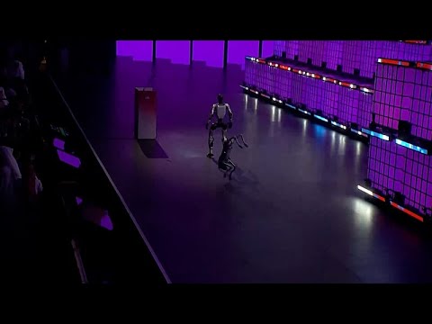 Ρομπότ που χορεύουν πρωταγωνιστούν στην έναρξη του Web Summit Qatar 2026