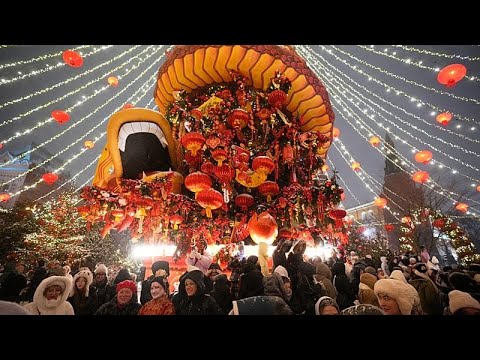 2026, Χρονιά του Αλόγου: Δράκοι και φανάρια στη σεληνιακή Πρωτοχρονιά της Μόσχας