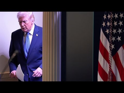 Ντόναλντ Τραμπ: Αυξάνει κατά 50% τους παγκόσμιους δασμούς σε λιγότερο από 24 ώρες - Από 10% στο 15%