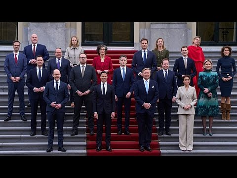 Ολλανδία: Ορκίστηκε η νέα κυβέρνηση μειοψηφίας υπό τον κεντρώο Ρομπ Γέτεν