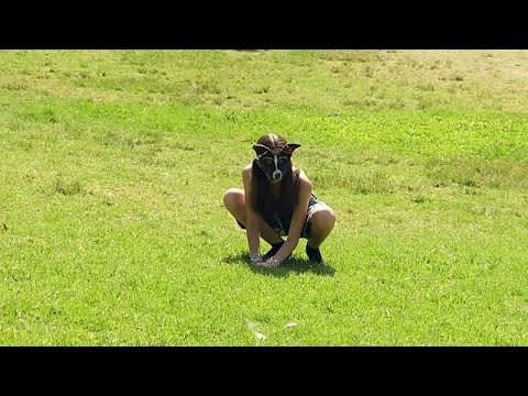 Τάση θηριανών: Νέοι με μάσκες ζώων συγκεντρώνονται στο Μπουένος Άιρες