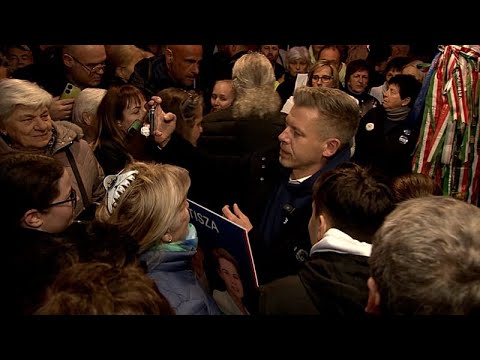 Προβάδισμα της αντιπολίτευσης στην Ουγγαρία-Ο Μαγιάρ εντείνει την εκστρατεία απέναντι στον Όρμπαν