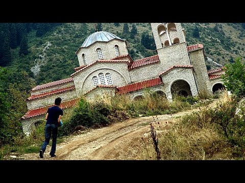 Η εκκλησία που κλέβει τη δόξα από τον Πύργο της Πίζας βρίσκεται στη Θεσσαλία