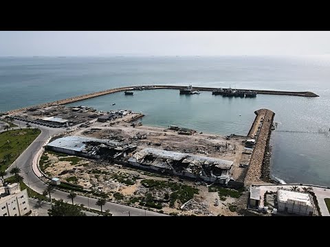 Το Ιράν λέει ότι κλείνει και πάλι τα Στενά του Ορμούζ - Αναφορές για πυρά κατά πετρελαιοφόρου