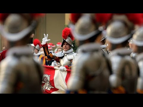 &Omicron; &pi;ά&pi;&alpha;&sigmaf; &Lambda;έ&omega;&nu; &Iota;&Delta;΄ &omicron;&rho;&kappa;ί&zeta;&epsilon;&iota; 28 &nu;έ&omicron;&upsilon;&sigmaf; &Epsilon;&lambda;&beta;&epsilon;&tau;&omicron;ύ&sigmaf; &phi;&rho;&omicron;&upsilon;&rho;&omicron;ύ&sigmaf; &sigma;&epsilon; &tau;&epsilon;&lambda;&epsilon;&tau;ή &sigma;&tau;&omicron; &Beta;&alpha;&tau;&iota;&kappa;&alpha;&nu;ό