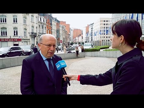 &laquo;&Eta; &Rho;&omega;&sigma;ί&alpha; &epsilon;&xi;&alpha;&kappa;&omicron;&lambda;&omicron;&upsilon;&theta;&epsilon;ί &nu;&alpha; &mu;&alpha;&sigmaf; &xi;&epsilon;&pi;&epsilon;&rho;&nu;ά &sigma;&tau;&rho;&alpha;&tau;&iota;&omega;&tau;&iota;&kappa;ά&raquo;, &lambda;έ&epsilon;&iota; &omicron; &Epsilon;&pi;ί&tau;&rho;&omicron;&pi;&omicron;&sigmaf; Ά&mu;&upsilon;&nu;&alpha;&sigmaf; &tau;&eta;&sigmaf; &Epsilon;&Epsilon; &sigma;&tau;&omicron; Euronews