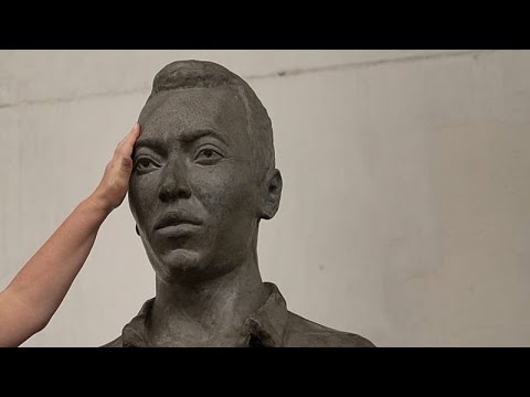 Γιγαντιαίο άγαλμα του Πελέ τοποθετείται έξω από στάδιο ενόψει Μουντιάλ 2026