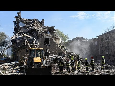 Τουλάχιστον 10 νεκροί και πάνω από 70 τραυματίες από ρωσικές επιθέσεις σε όλη την Ουκρανία τις...