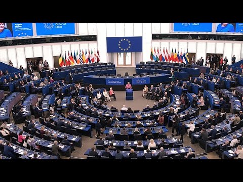 Έλεγχος γεγονότων: «Χειροκροτητές» για τη βράβευση της Άνγκελα Μέρκελ στο Ευρωκοινοβούλιο;