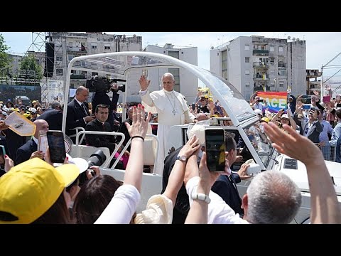 Ο Πάπας Λέων ΙΔ΄ στη «Γη των Πυρκαγιών»: «Η περιθωριοποίηση γεννά ανασφάλεια»