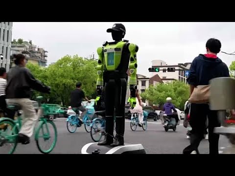Ανθρωποειδή ρομπότ ρυθμίζουν την κυκλοφορία στην Κίνα