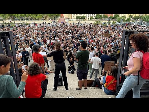 Δεκάδες διαδηλώσεις σε όλη τη Γαλλία για τη δολοφονία της 11χρονης Λιαννά