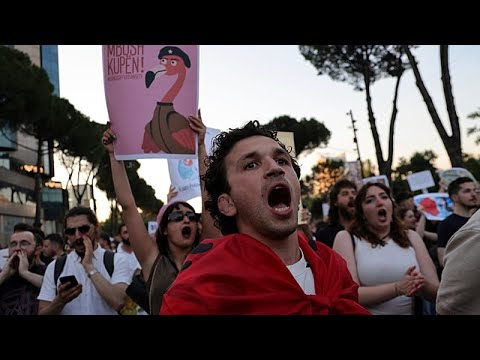 Αλβανία: χιλιάδες διαδηλώνουν για 12η μέρα κατά θερέτρου συνδεδεμένου με τον Τραμπ