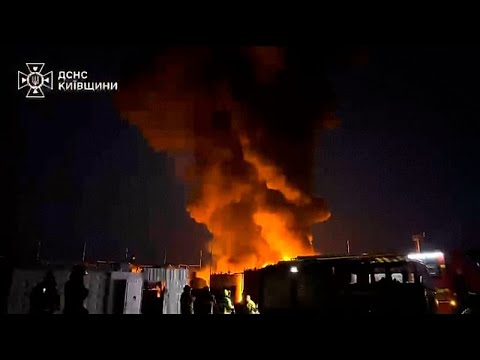 Ρωσική επίθεση με ντρόουν πλήττει Κίεβο και Μικολάιβ, η Ουκρανία αναφέρει μεγάλες πυρκαγιές
