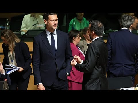 &laquo;&Tau;έ&lambda;&omicron;&sigmaf; &sigma;&tau;&alpha; &sigma;&alpha;&beta;&beta;&alpha;&tau;&omicron;&kappa;ύ&rho;&iota;&alpha;&kappa;&alpha; &gamma;&iota;&alpha; &psi;ώ&nu;&iota;&alpha;&raquo;: 11 &chi;ώ&rho;&epsilon;&sigmaf; &tau;&eta;&sigmaf; &Epsilon;&Epsilon; &zeta;&eta;&tau;&omicron;ύ&nu; &pi;&epsilon;&rho;&iota;&omicron;&rho;&iota;&sigma;&mu;ό &beta;ί&zeta;&alpha;&sigmaf; &gamma;&iota;&alpha; &Rho;ώ&sigma;&omicron;&upsilon;&sigmaf; &tau;&omicron;&upsilon;&rho;ί&sigma;&tau;&epsilon;&sigmaf;